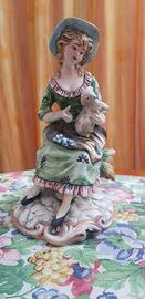 Statua Dama con pecorella