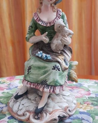 Statua Dama con pecorella