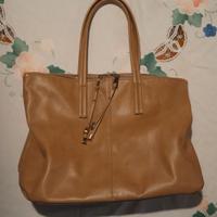 Borsa stile Birkin beige a due manici