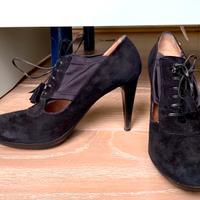 Scarpe chiuse con tacco