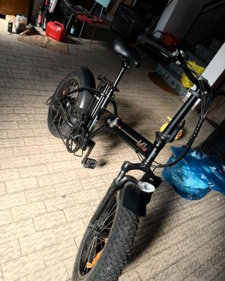 biciletta pieghevole elettrica