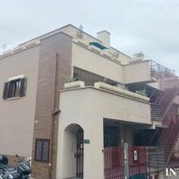 Guidonia. Attico uso abitazione con terrazzo