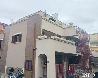 Guidonia. Attico uso abitazione con terrazzo