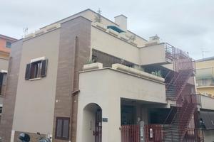 Guidonia. Attico uso abitazione con terrazzo