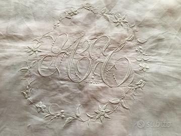 Telo antico ricamato a mano