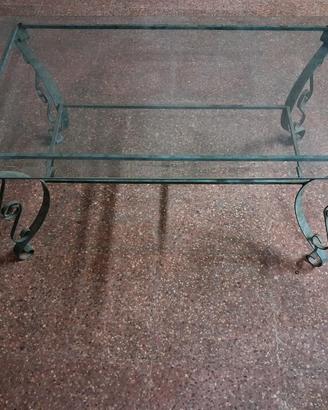 tavolino in ferro battuto e vetro