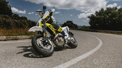 Husqvarna 701 Supermoto - Nuova da immatricolare