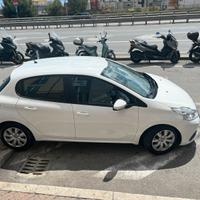 Peugeot 208 van 1,4 hdi