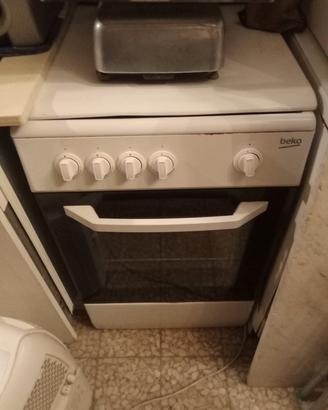 cucina.  bianca.  gas.  città. 