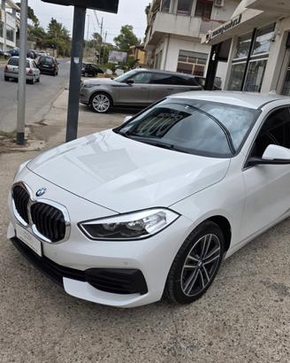 Bmw 118 118d 5p. Advantage