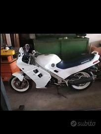 Honda VFR 750 RC24 (1986) 