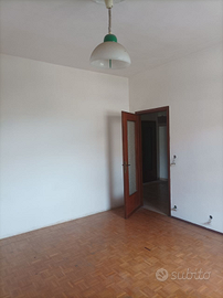 Trilocale da ristrutturare Via Bisalta 13