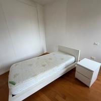 Letto con materasso 90x200 piu" comodino bianco