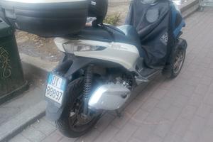 piaggio MP3 300
