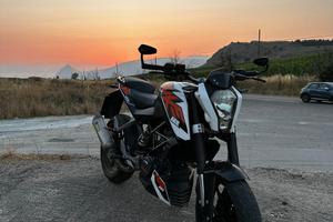 KTM DUKE 125
