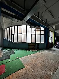 Locale commerciale seminterrato