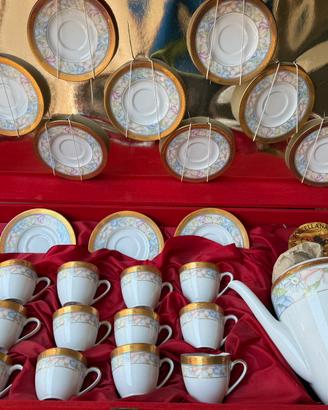 Elegante servizio da tè e caffè in porcellana