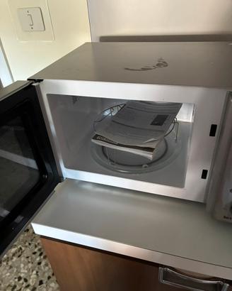 Forno microonde nuovo