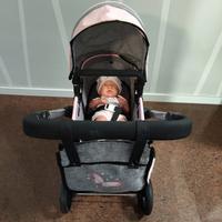 Bambola Reborn + passeggino + abiti