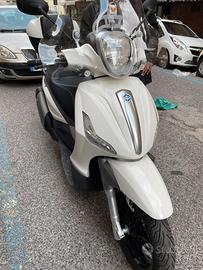 Piaggio Beverly 350 Sport Touring - i.e. ABS