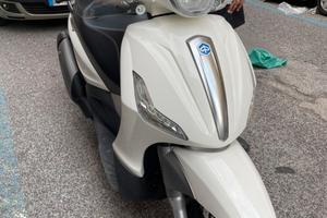Piaggio Beverly 350 Sport Touring - i.e. ABS