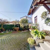 Villa con giardino e taverna