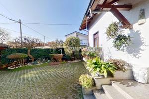 Villa con giardino e taverna