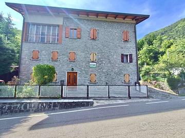 Appartamento di 103 m² con 4 locali a Ventasso
