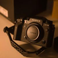 Fujifilm X-T4 BODY, flash e smallrig, sd 256gb