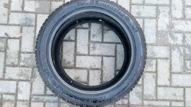 gomme Michelin 245/45 R18 