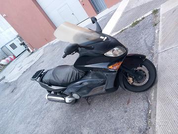 Yamaha T Max - 2006