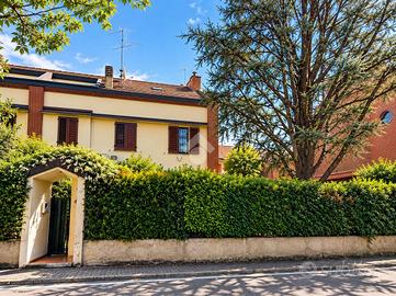 VILLA A SCHIERA A VILLASANTA