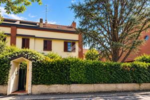 VILLA A SCHIERA A VILLASANTA