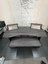 Scrivania da studio