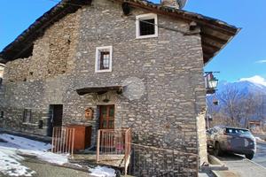 3 LOCALI A SAINT-PIERRE