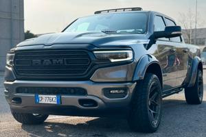 RAM 1500 V8 Crew Cab Limited Night Edition