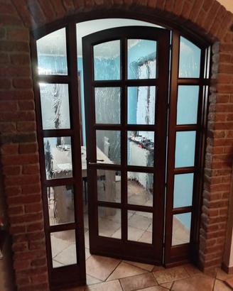 porta in legno e vetro 