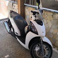 Kymco people 300 GTI ABS.