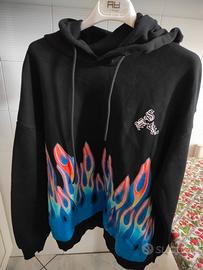 Felpa Bershka uomo fiamme 