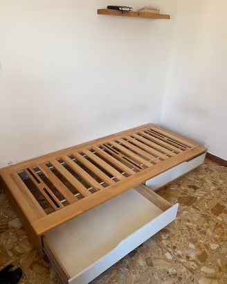 Letto singolo con cassetti contenitori