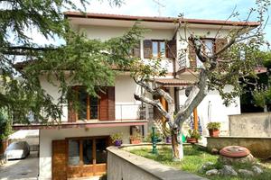 Villa a San Polo dei Cavalieri