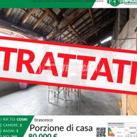 porzione di casa semi-indipendente con terreno