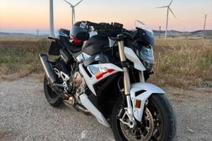 BMW s1000r