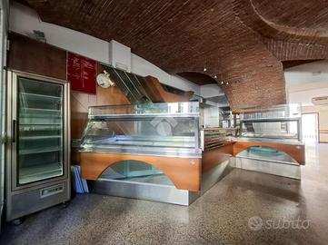 NEGOZIO A PADENGHE SUL GARDA