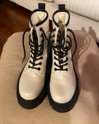 Anfibi stivaletti bianchi donna ragazza Bata