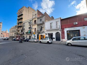 Borgo- 2 vani in via filocomo