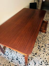 Tavolo in legno massello