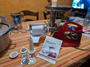 tritacarne passapomodoro e insaccatrice 