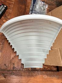 Lampada Artemide ad angolo