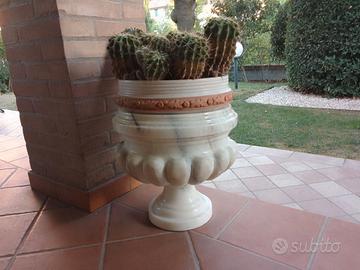 Colonnina porta vaso in marmo di Carrara